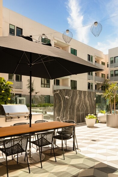 More Photos Of 1800 Beverly Blvd, Los Angeles Apartments For Lease