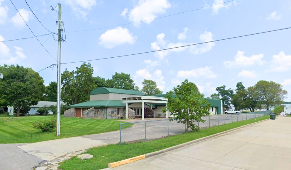 More Photos Of 111 Aiken St, Hope Light Distribution For Lease