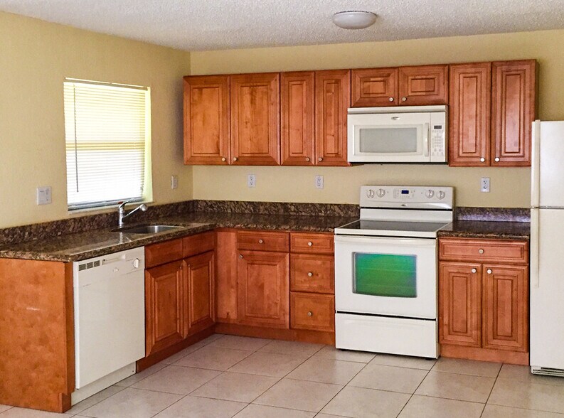 More Photos Of 700 SW 15th Ave, Fort Lauderdale Apartments For Sale