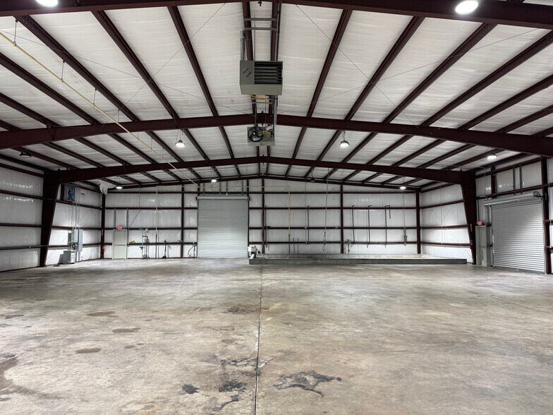 More Photos Of 628 Industrial Park Rd, Roberta Industrial For Lease