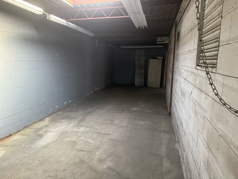 More Photos Of 517 S Washington, Ashland Storefront Retail Office For Lease