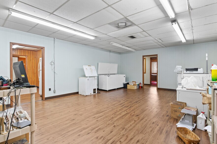 More Photos Of 4008 Dauphin Island Pky, Mobile Showroom For Sale