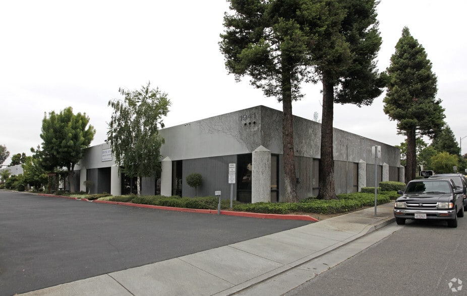 Primary Photo Of 1941-1945 Las Plumas Ave, San Jose Warehouse For Sale