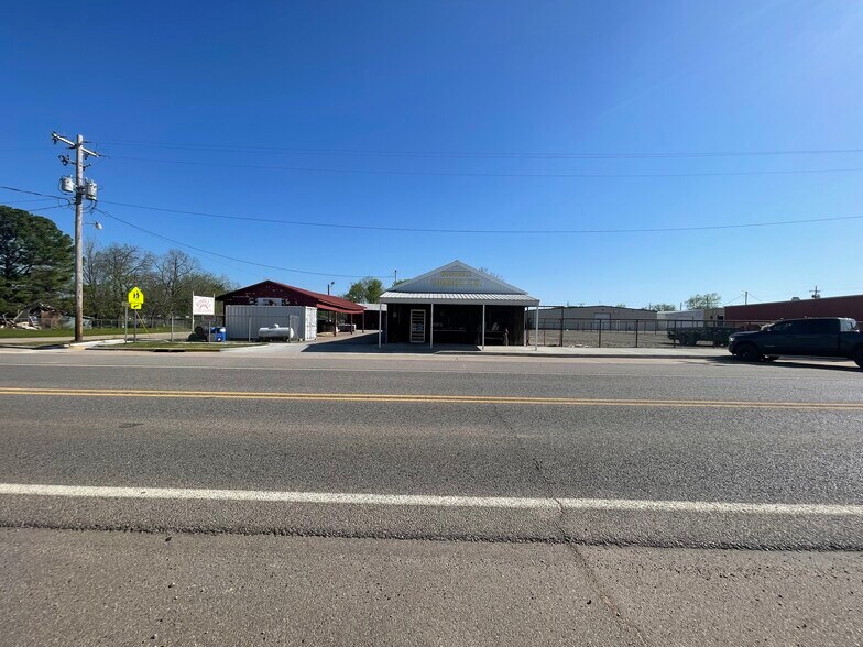 Primary Photo Of 626 Hunter Ave, Boswell Flex For Sale