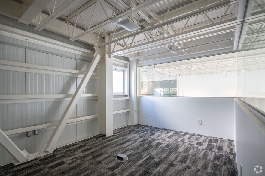 More Photos Of 57-69 Windward Ave, Venice Office For Lease