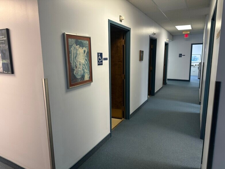 More Photos Of 2708 McGraw Dr, Bloomington Medical For Sale