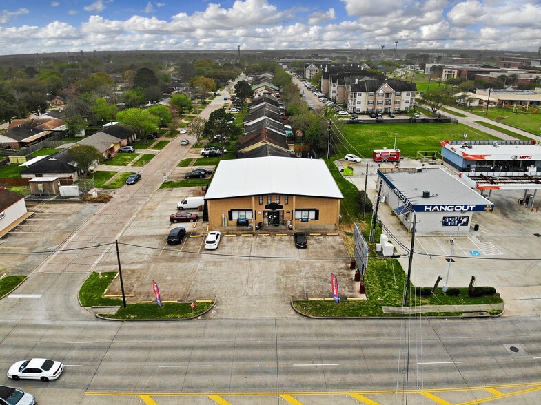 More Photos Of 8380 Spencer Hwy, La Porte Freestanding For Sale