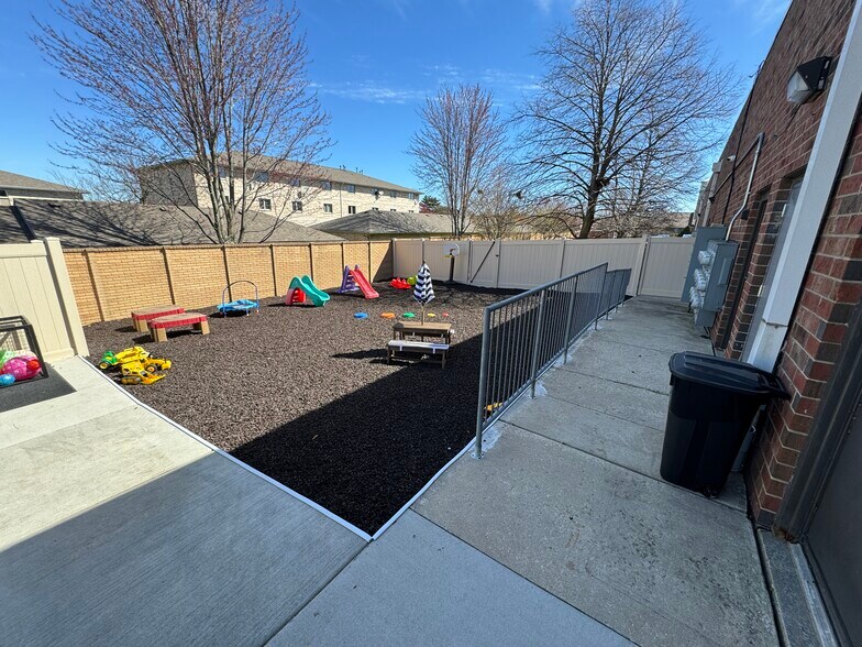 More Photos Of 11000-11060 W 179th St, Orland Park Unknown For Sale