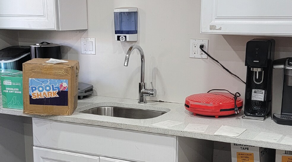 More Photos Of 766 Rockaway Pky, Brooklyn Manufacturing For Sale