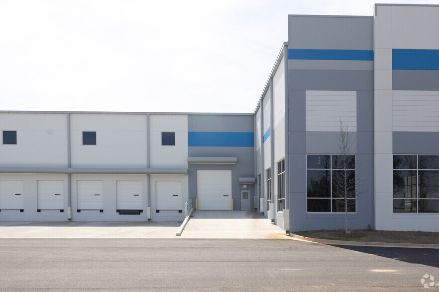More Photos Of 7555 Factory Shoals Rd, Austell Distribution For Lease