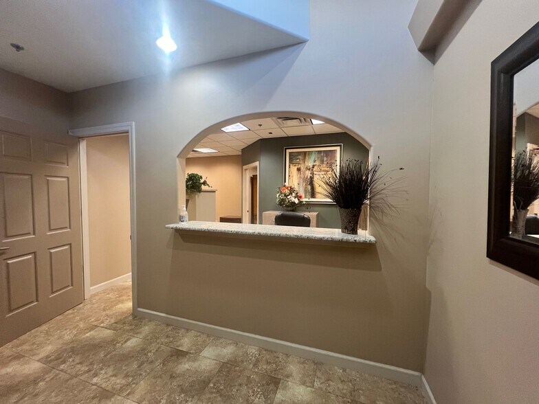 More Photos Of 18275 N 59th Ave, Glendale Office For Sale