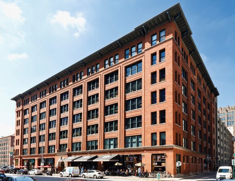 More Photos Of 36 S Pennsylvania St, Indianapolis Office For Lease
