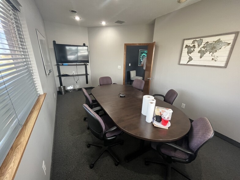 More Photos Of 15630 68th Ave, Coopersville Manufacturing For Lease