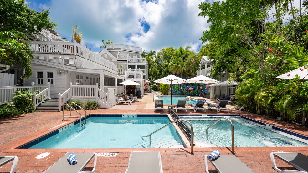 More Photos Of 823 Fleming St, Key West Hotel For Sale
