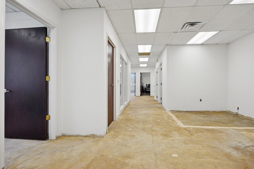 More Photos Of 2740 State Route 10 W, Parsippany Office For Sale