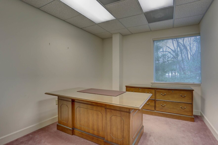 More Photos Of 930 Red Rose Ct, Lancaster Medical For Lease