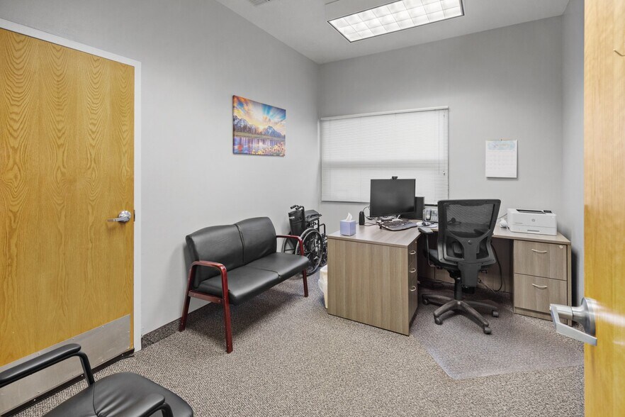 More Photos Of 255 S Main St, Richfield Office For Sale