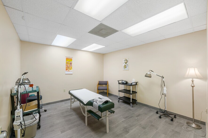 More Photos Of 3480 W Main St, League City Medical For Sale