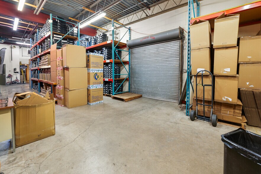 More Photos Of 1828 Park Ave, New Holstein Light Distribution For Sale