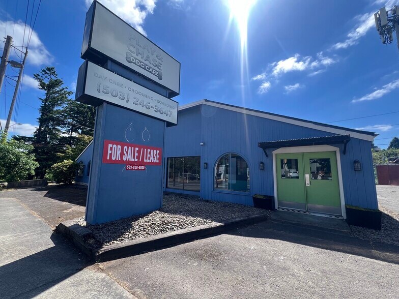 Primary Photo Of 7660 SW Barbur Blvd, Portland Veterinarian Kennel For Sale