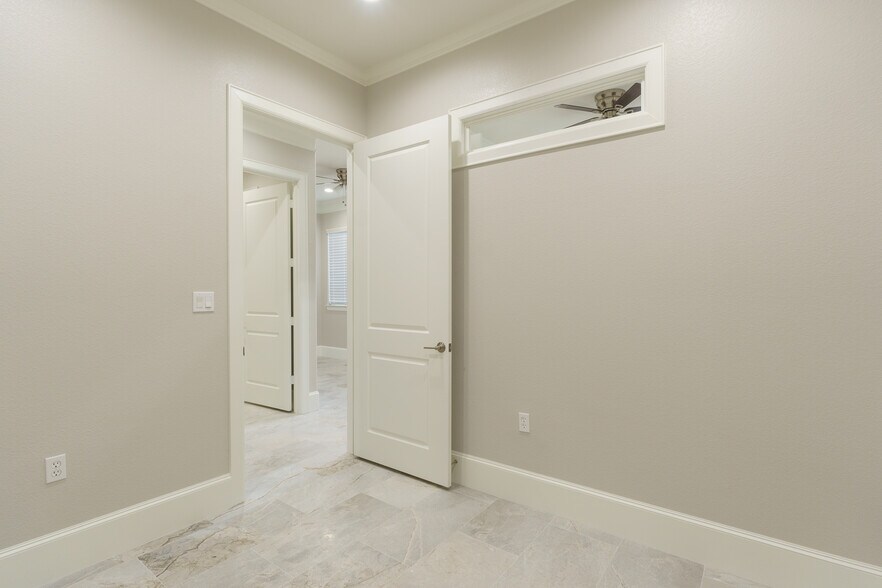 More Photos Of 12414 Spring Cypress Rd, Tomball Medical For Sale