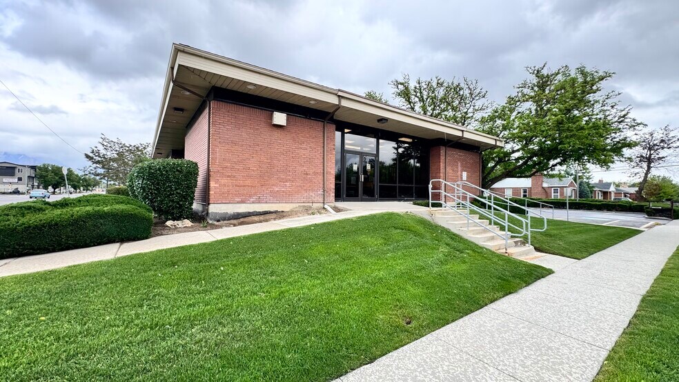 More Photos Of 159 W Center St, Midvale Bank For Lease