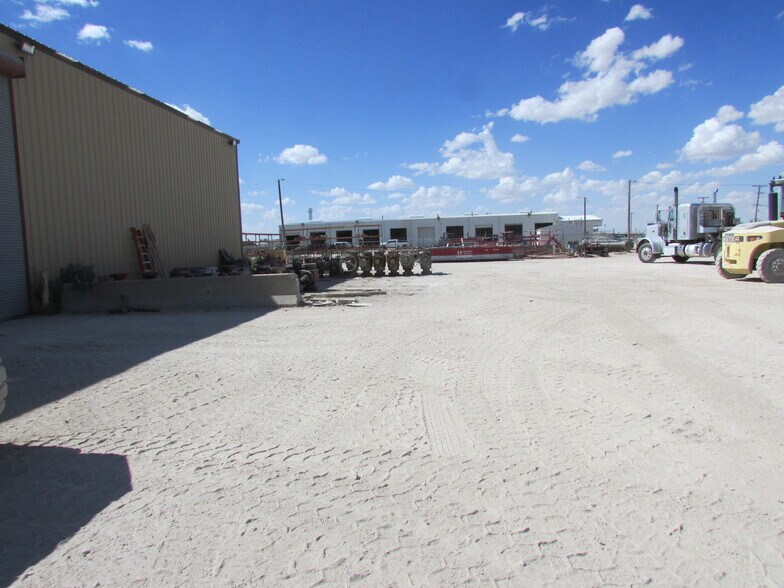 More Photos Of 3938 S County Road 1290, Odessa Warehouse For Lease