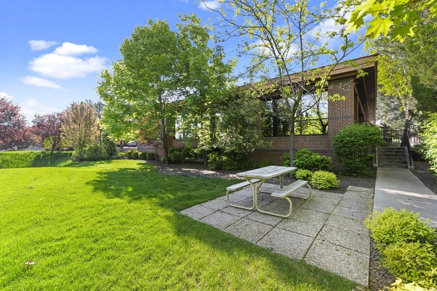 More Photos Of 2700 Airport Way, Boise Medical For Sale