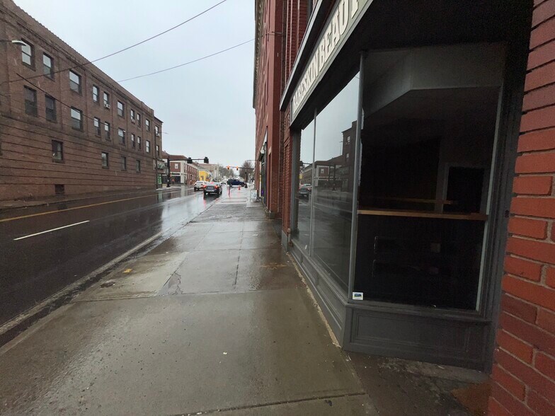 More Photos Of 62 Washington St, Middletown Office For Lease