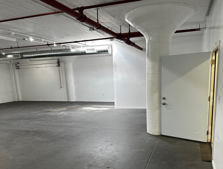 More Photos Of 1922 E 7th Pl, Los Angeles Light Manufacturing For Lease