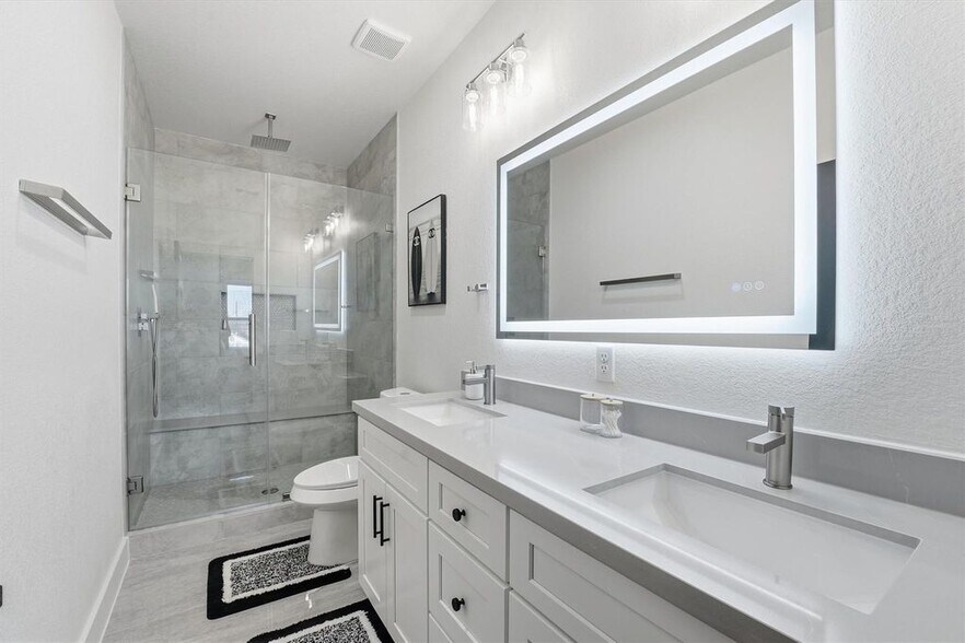 More Photos Of 7908 Brandon St, Houston Multifamily For Sale