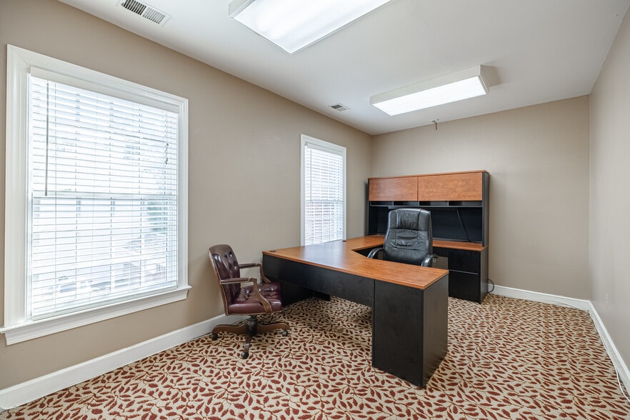 More Photos Of 223-225 N Washington St, Alexandria Office For Lease