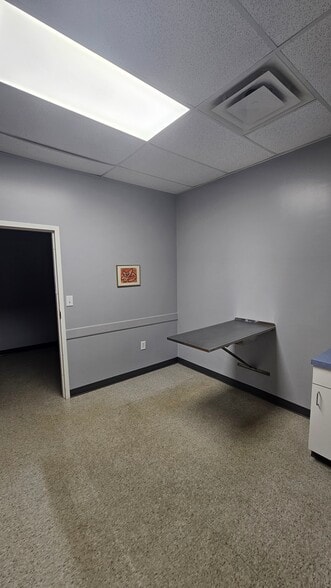 More Photos Of 6460 Atlanta Hwy, Alpharetta Veterinarian Kennel For Sale