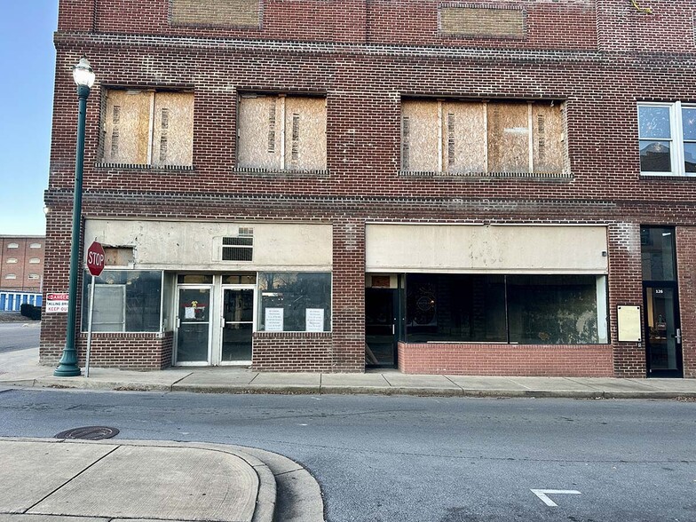 More Photos Of 130 Spring St, Johnson City General Retail For Lease