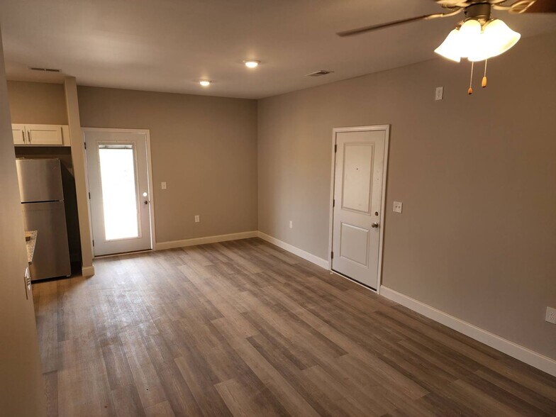 More Photos Of 4971 Veterans Memorial Hwy, Brownsville Multifamily For Sale