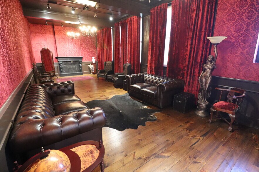 More Photos Of 1601 Chalk Hill Rd, Dallas Loft Creative Space For Sale