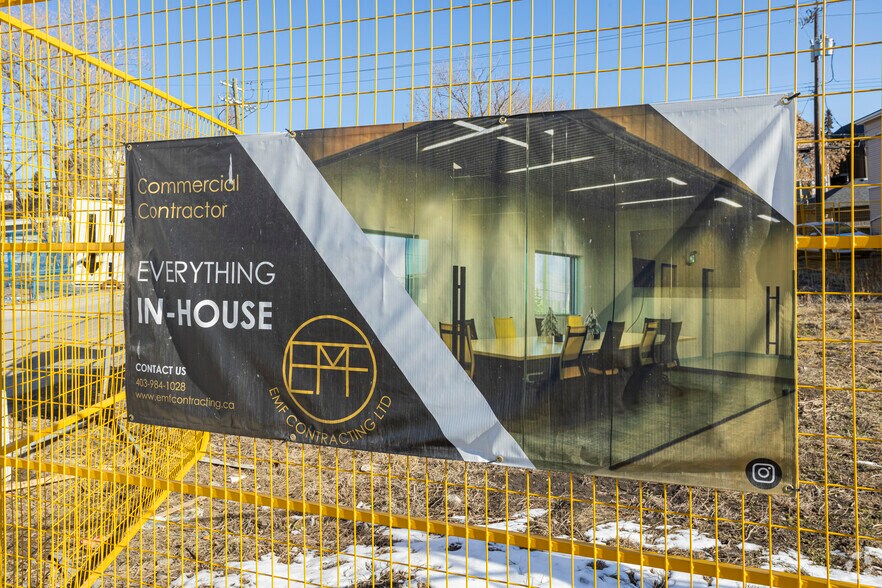 More Photos Of 2138 33 Av SW, Calgary Storefront Retail Office For Lease