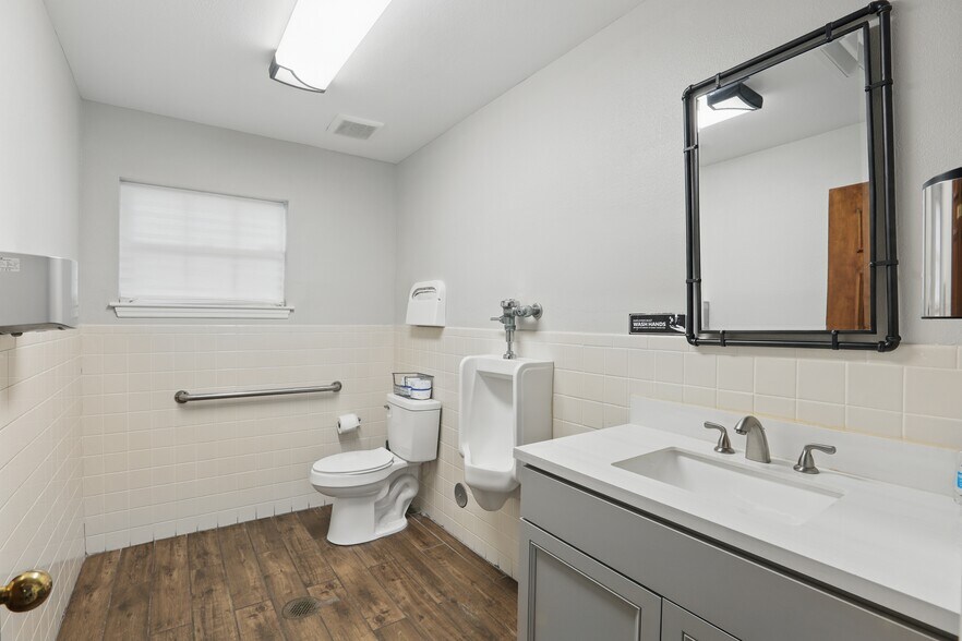 More Photos Of 5639 Hansel Ave, Orlando Medical For Lease