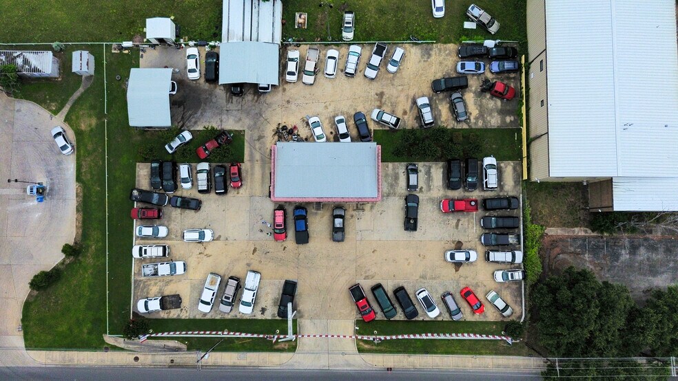 More Photos Of 5919 E Ben White Blvd, Austin Auto Dealership For Sale
