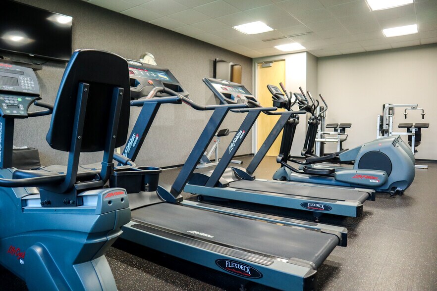 More Photos Of N19W24400 Riverwood Dr, Waukesha Office For Sale