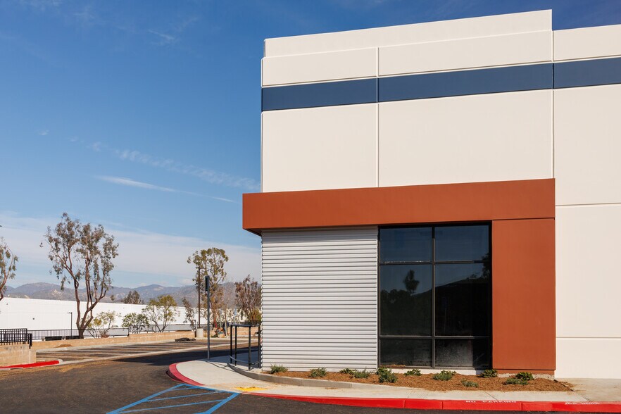 More Photos Of 4180 Guardian St, Simi Valley Warehouse For Lease
