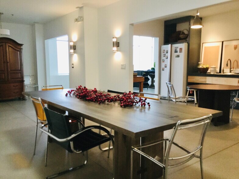 More Photos Of 1853 Suncast Ln, Batavia Light Distribution For Lease