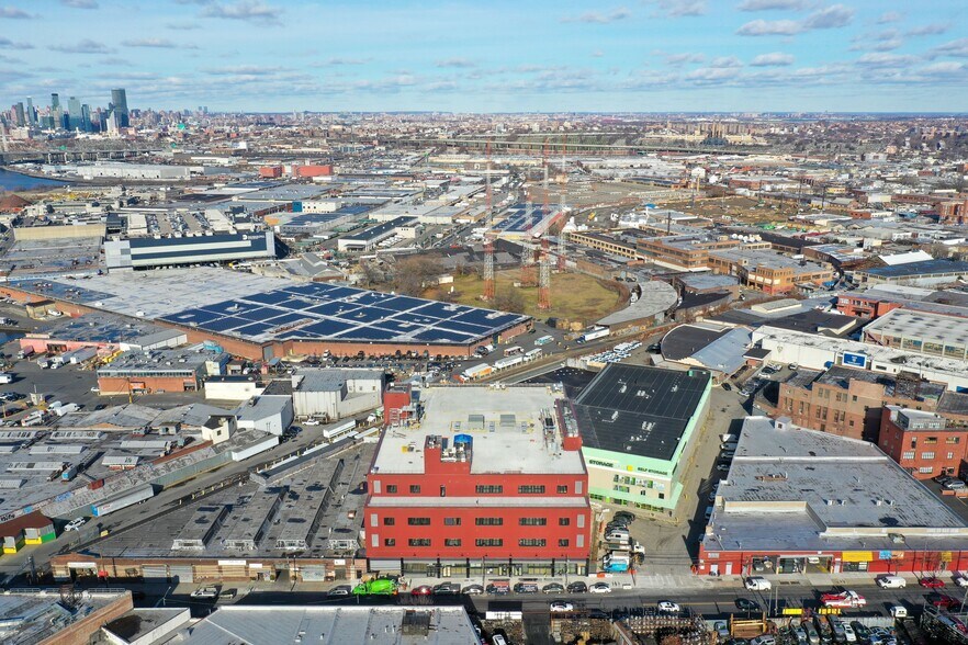 More Photos Of 4805 Metropolitan Ave, Ridgewood Light Distribution For Lease