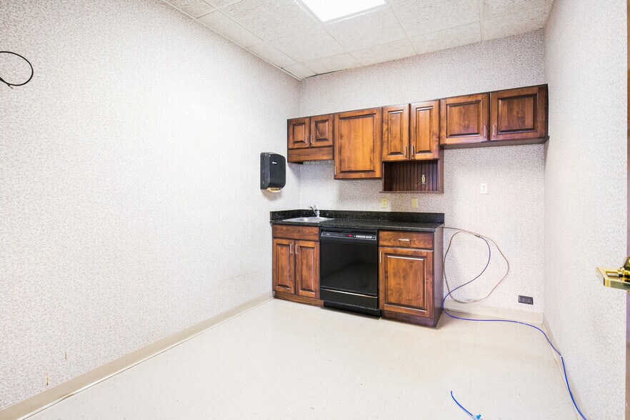 More Photos Of 5751 Uptain Rd, Chattanooga Office For Lease