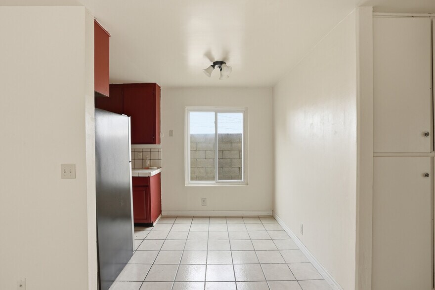 More Photos Of 335 Laurel Ave, National City Apartments For Sale