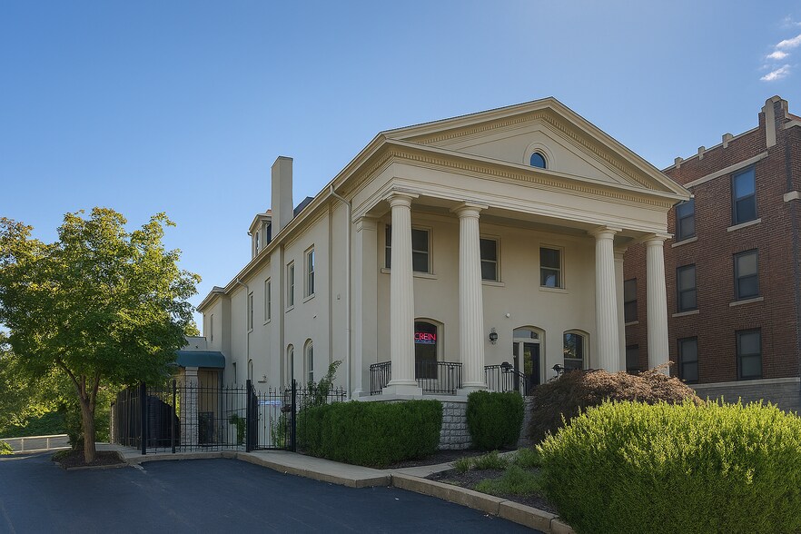 Primary Photo Of 4356 Lindell Blvd, Saint Louis Restaurant For Sale