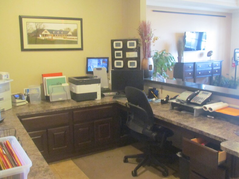 More Photos Of 3030 University Dr E, College Station Medical For Lease