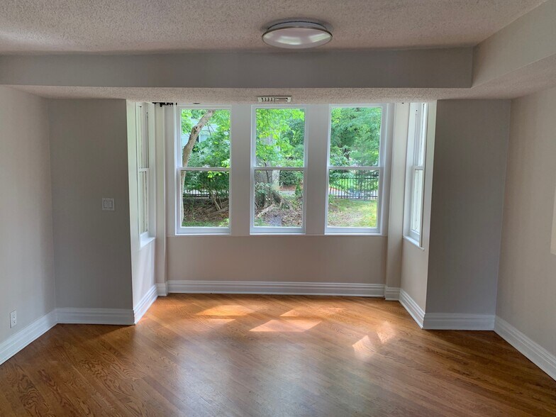 More Photos Of 190 Main St, Westport Unknown For Lease
