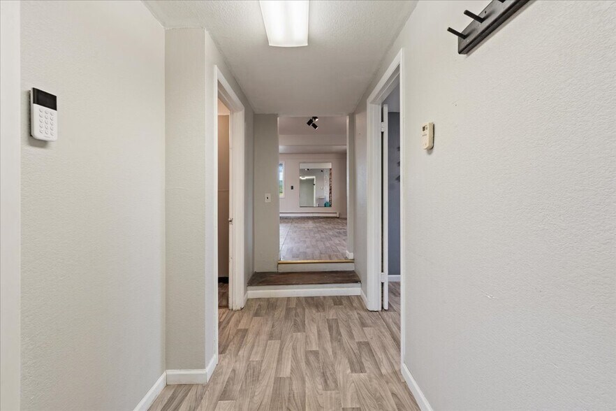 More Photos Of 1019 College Rd, Fairbanks Flex For Sale