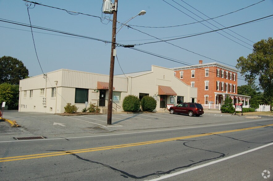 More Photos Of 329 Main St, Landisville Office For Lease